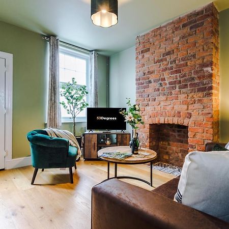 New! Gorgeous 2-Bed Home In Chester City Centre By 53 Degrees Property - Incredible Location, Ideal For Small Groups - Sleeps 6! エクステリア 写真