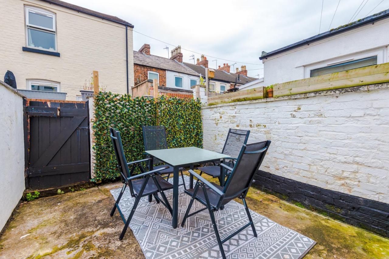 New! Gorgeous 2-Bed Home In Chester City Centre By 53 Degrees Property - Incredible Location, Ideal For Small Groups - Sleeps 6! エクステリア 写真
