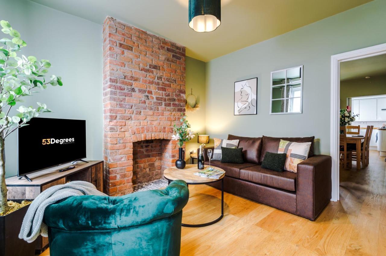 New! Gorgeous 2-Bed Home In Chester City Centre By 53 Degrees Property - Incredible Location, Ideal For Small Groups - Sleeps 6! エクステリア 写真