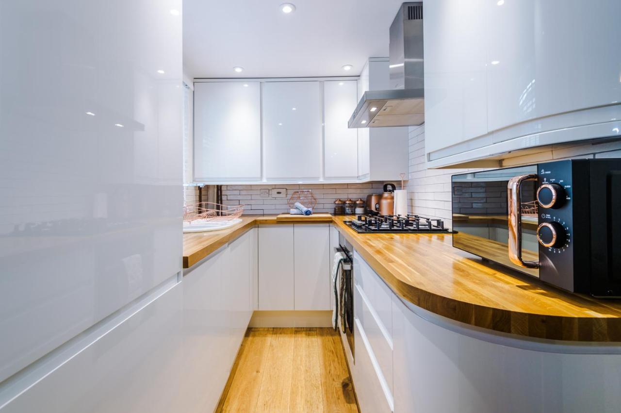 New! Gorgeous 2-Bed Home In Chester City Centre By 53 Degrees Property - Incredible Location, Ideal For Small Groups - Sleeps 6! エクステリア 写真