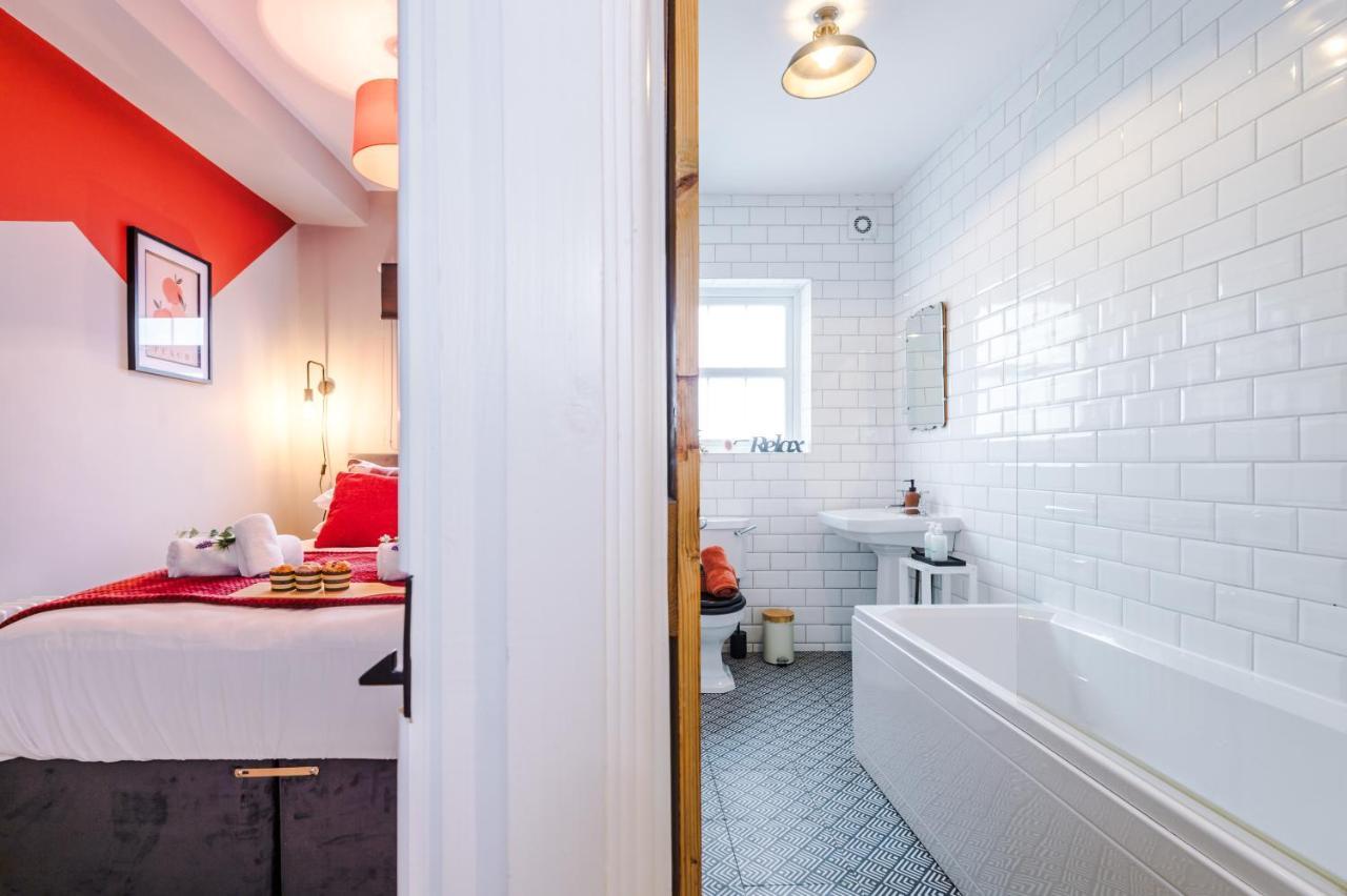 New! Gorgeous 2-Bed Home In Chester City Centre By 53 Degrees Property - Incredible Location, Ideal For Small Groups - Sleeps 6! エクステリア 写真