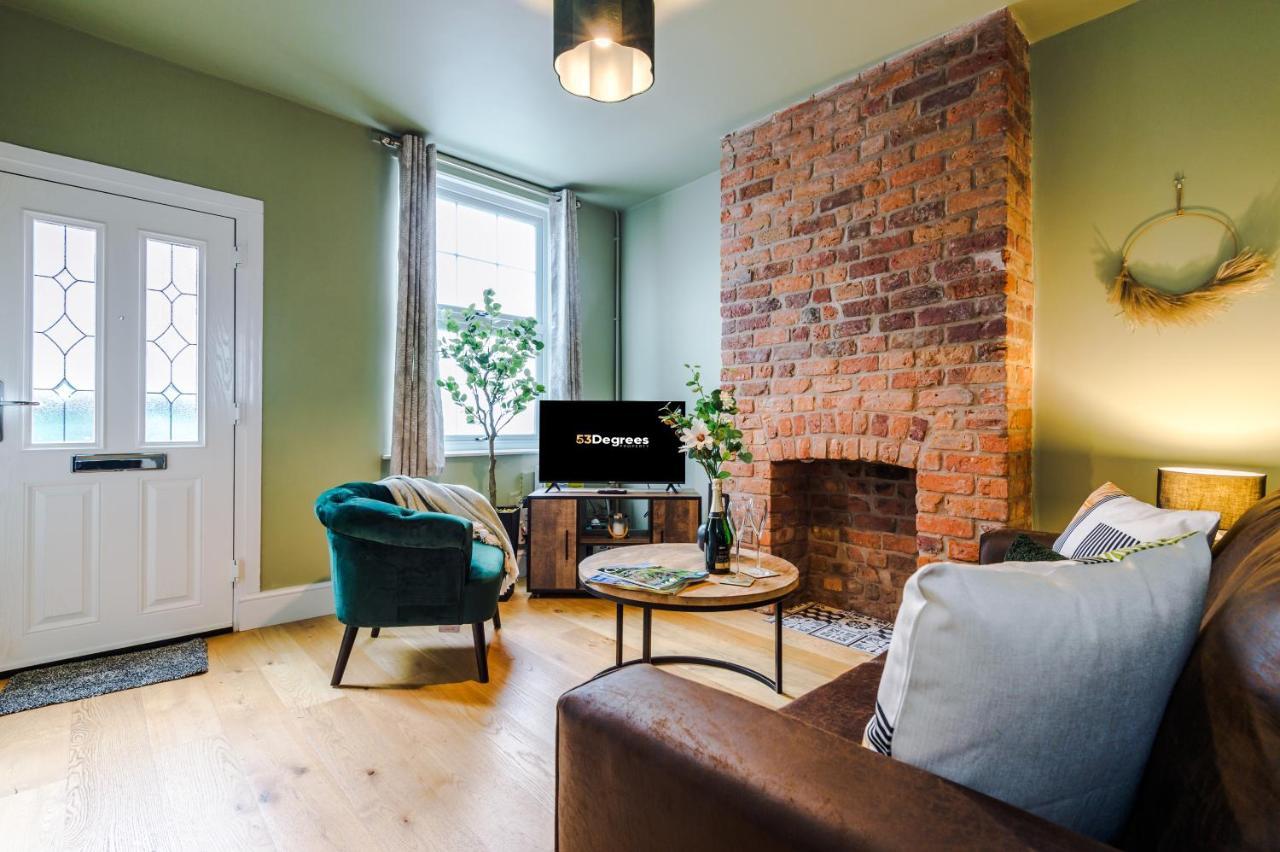 New! Gorgeous 2-Bed Home In Chester City Centre By 53 Degrees Property - Incredible Location, Ideal For Small Groups - Sleeps 6! エクステリア 写真